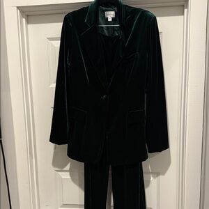 Luxurious Velvet Suit - Deep Green